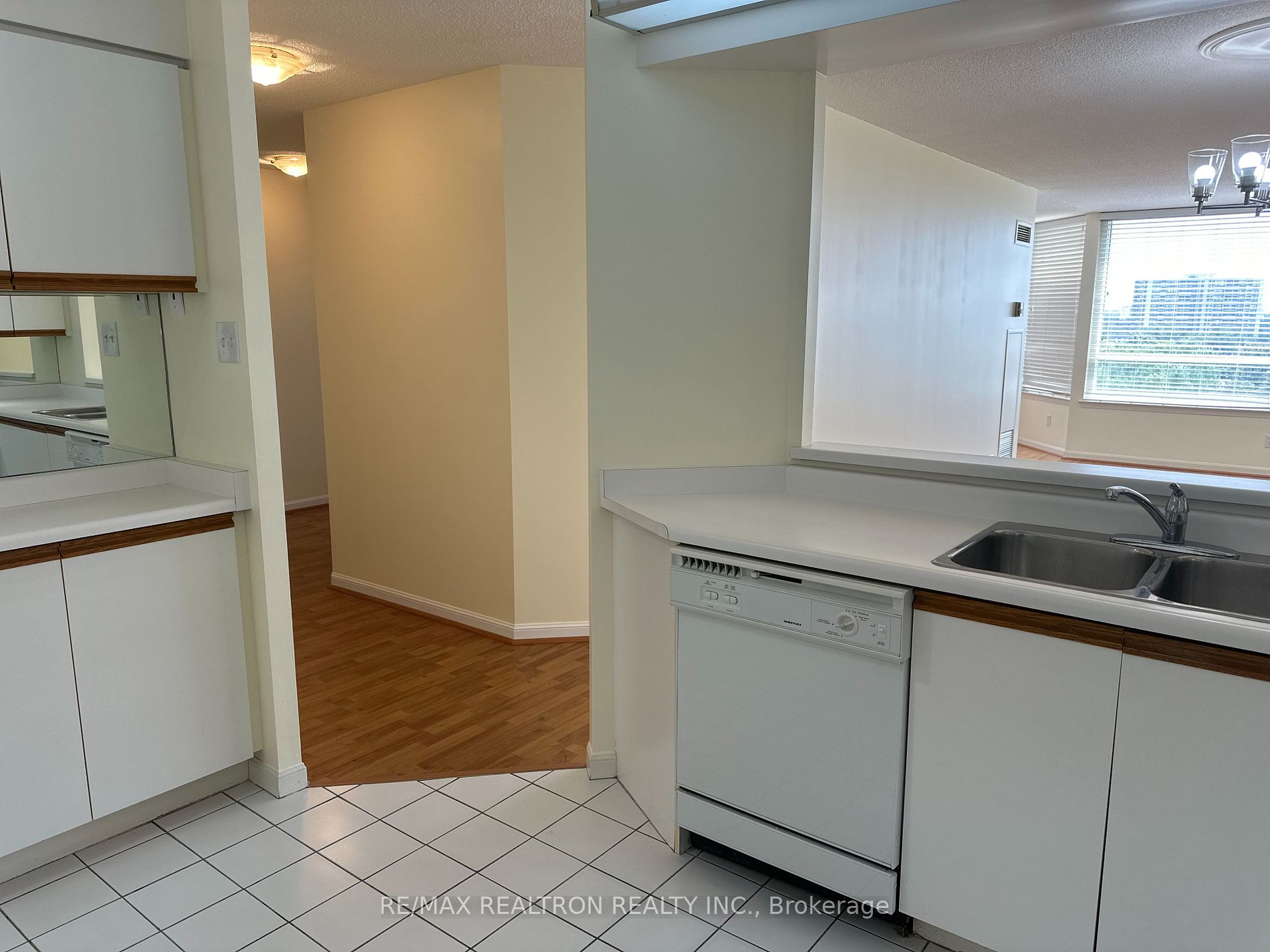 1121 Steeles Avenue W, #802