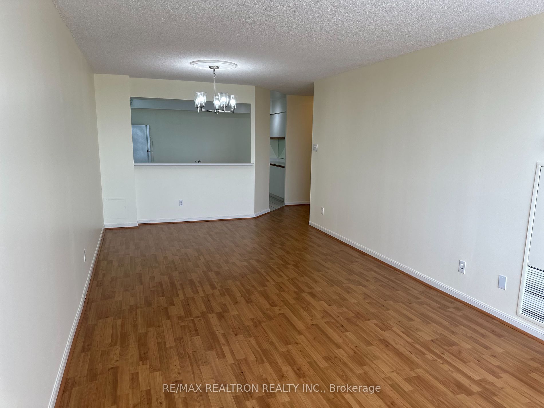 1121 Steeles Avenue W, #802