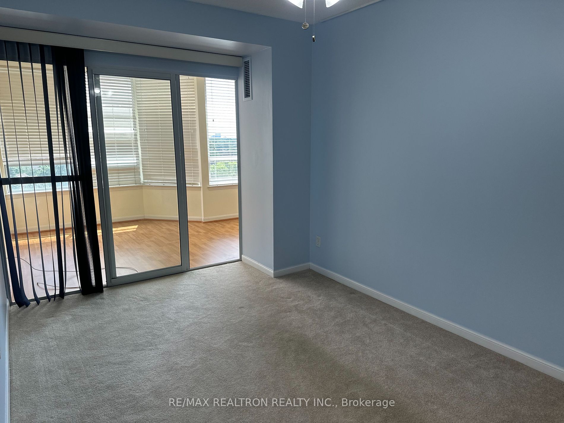 1121 Steeles Avenue W, #802