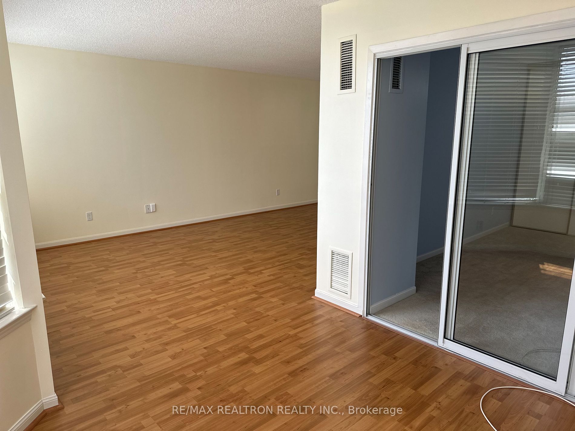 1121 Steeles Avenue W, #802