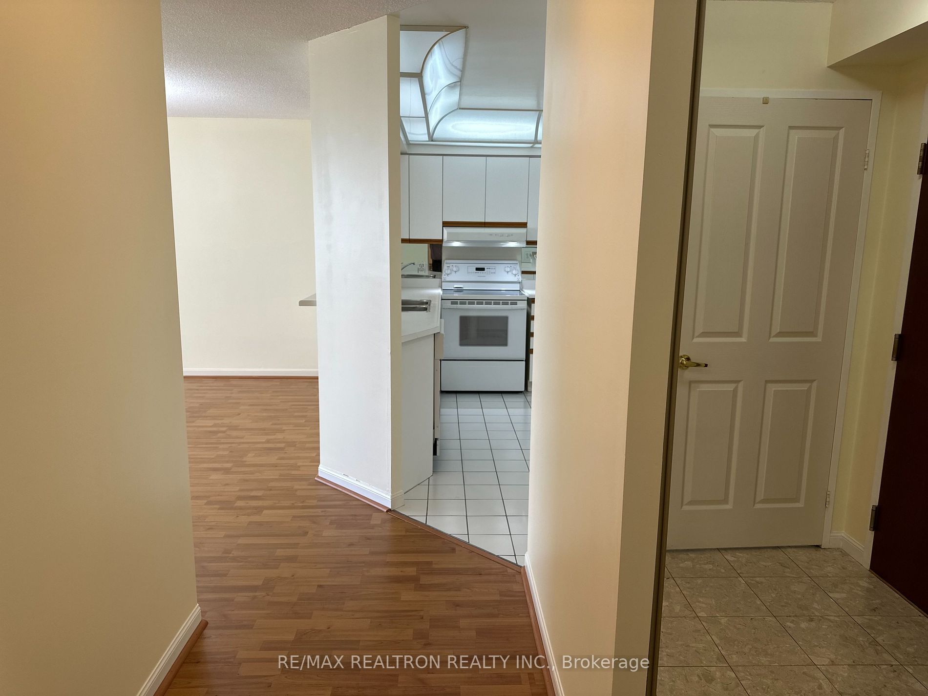 1121 Steeles Avenue W, #802