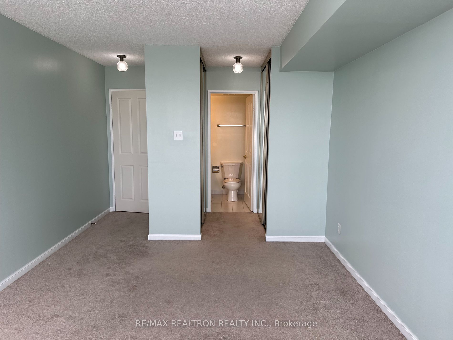 1121 Steeles Avenue W, #802