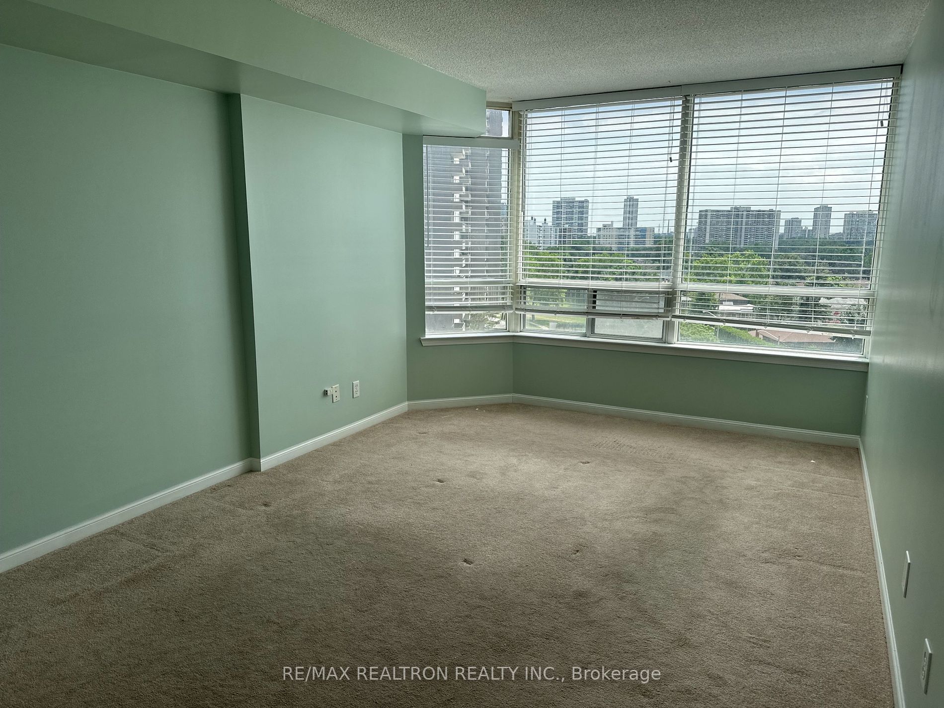 1121 Steeles Avenue W, #802