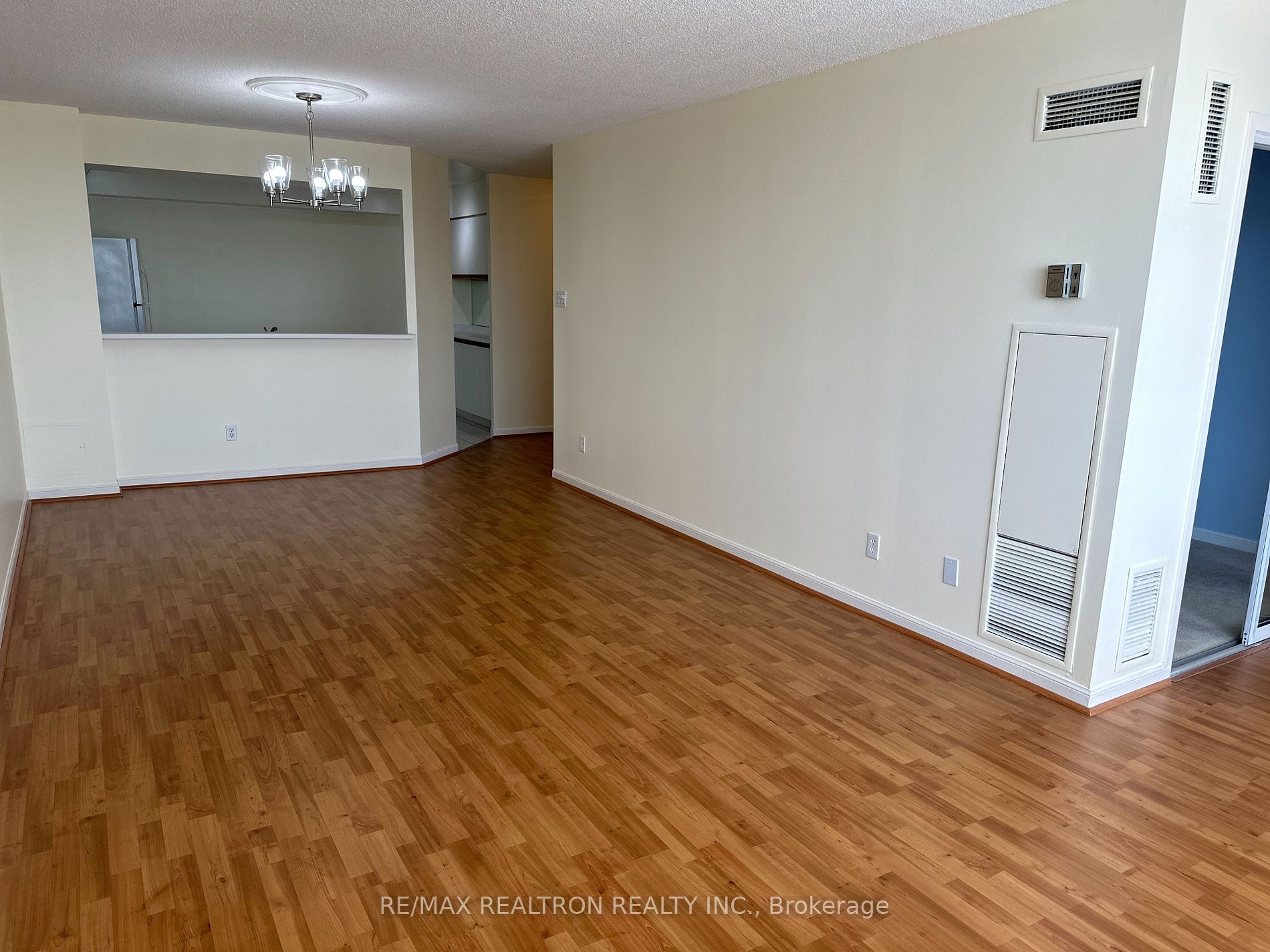 1121 Steeles Avenue W, #802