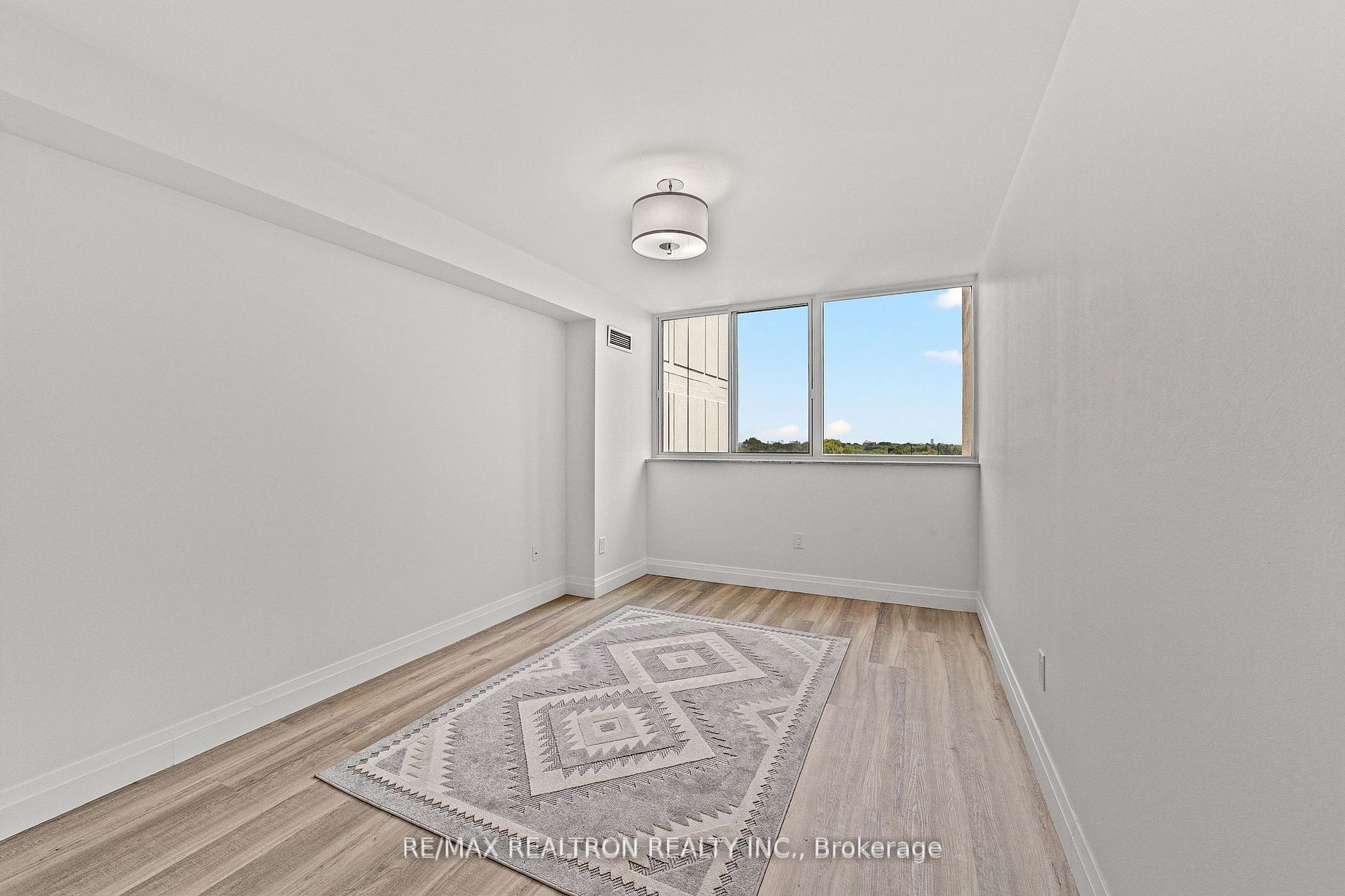 3000 Bathurst St, #706