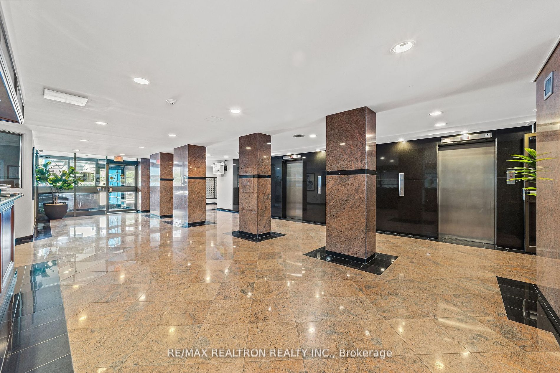 3000 Bathurst St, #706