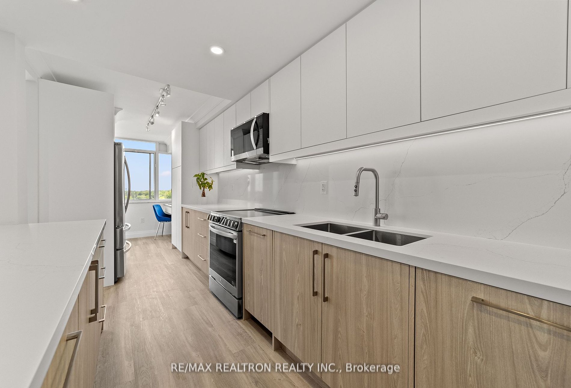 3000 Bathurst St, #706