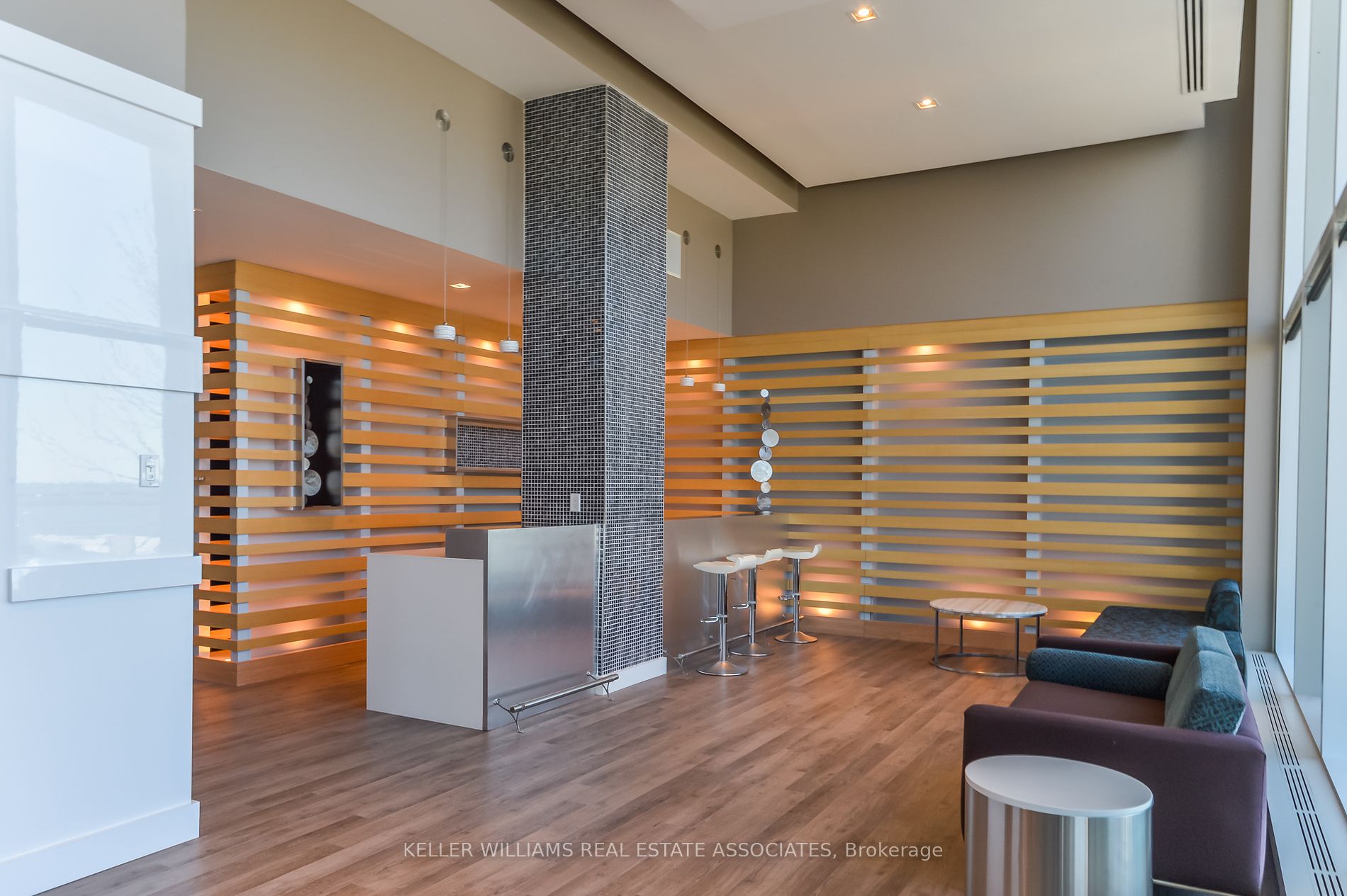90 Stadium Rd, #1002