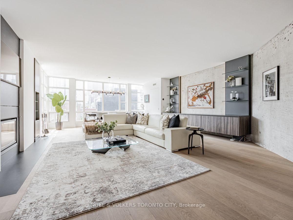 159 Frederick St, #902