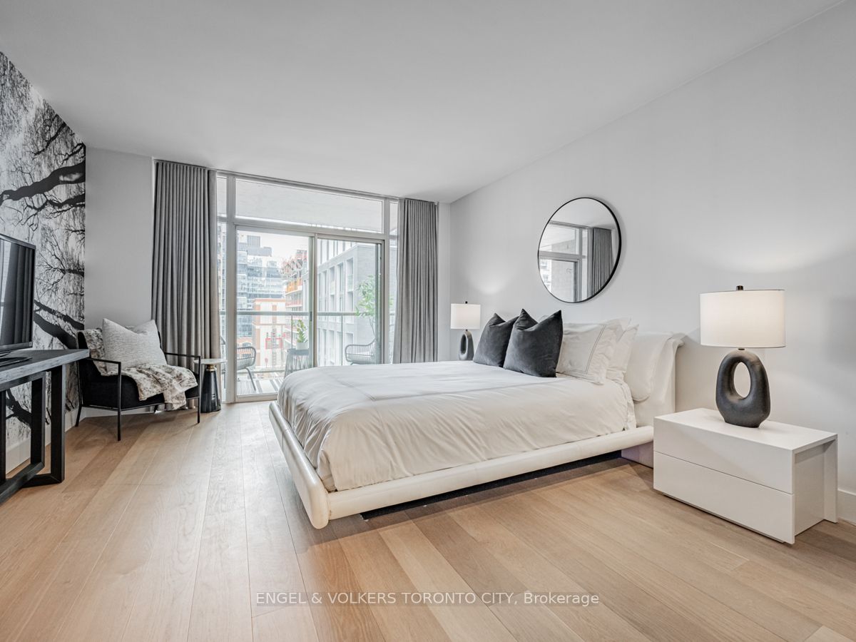 159 Frederick St, #902