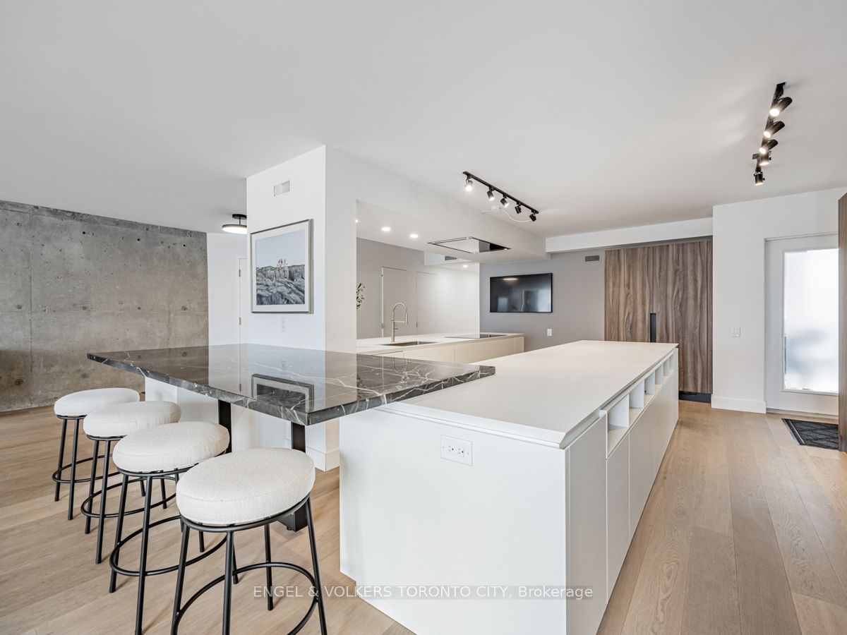 159 Frederick St, #902