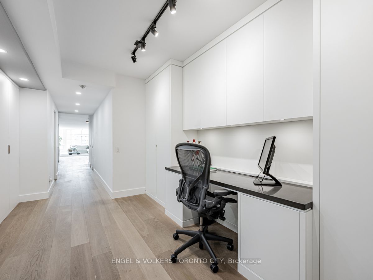 159 Frederick St, #902