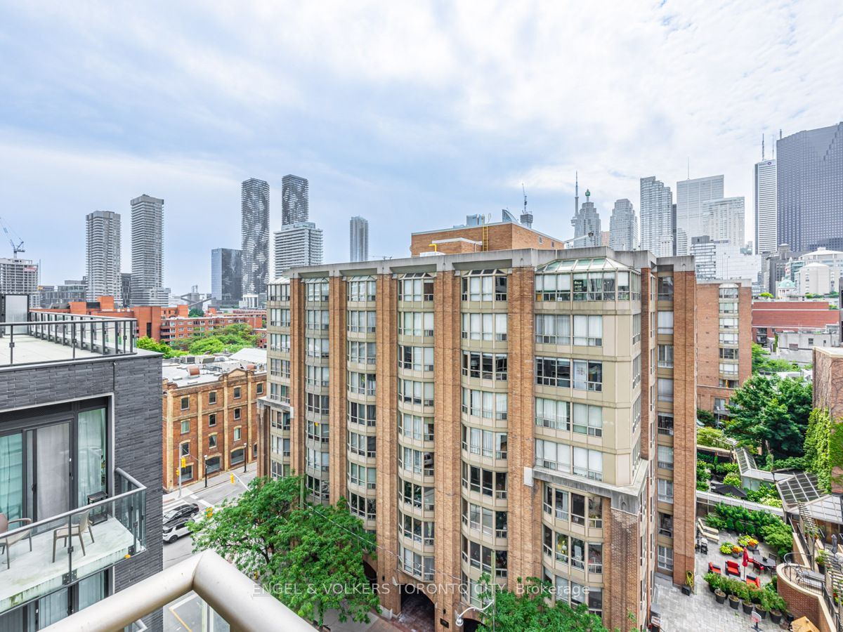 159 Frederick St, #902