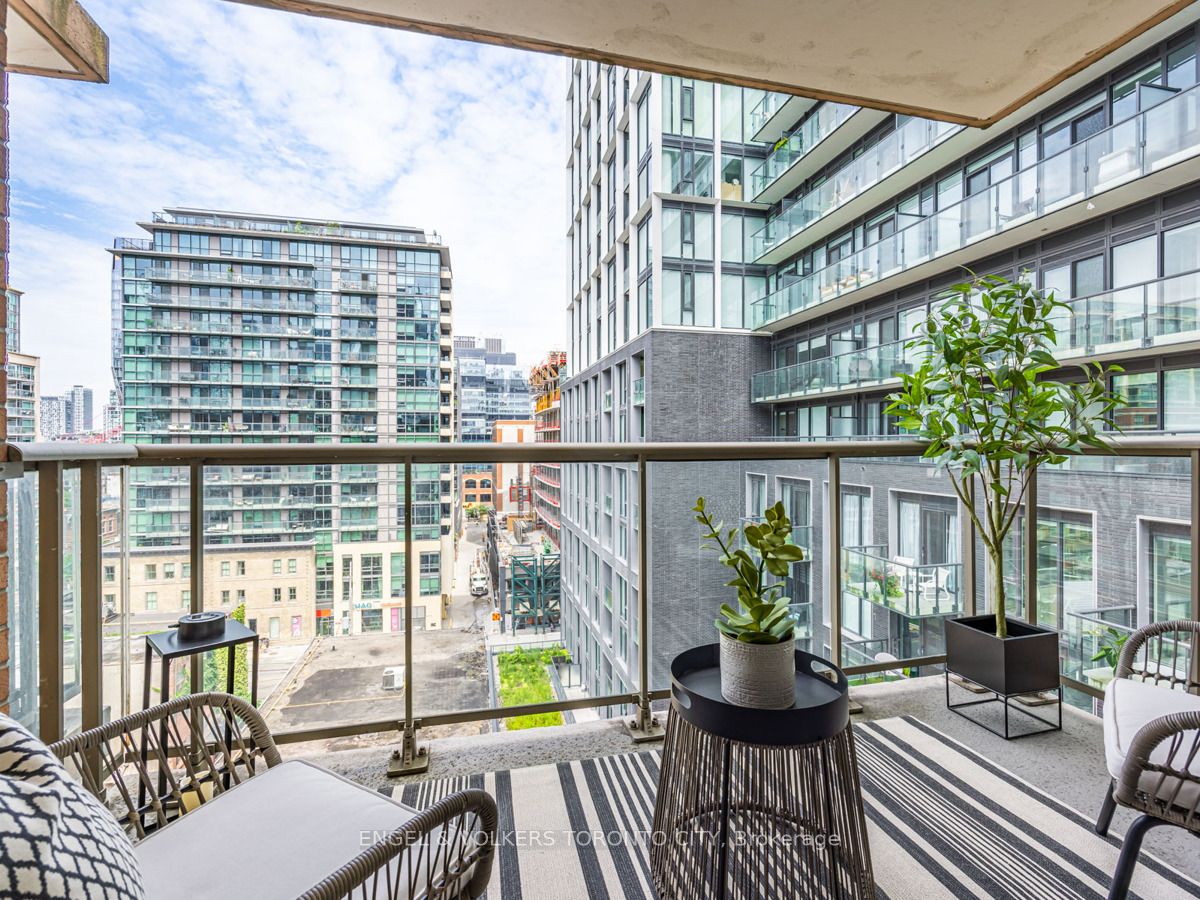 159 Frederick St, #902