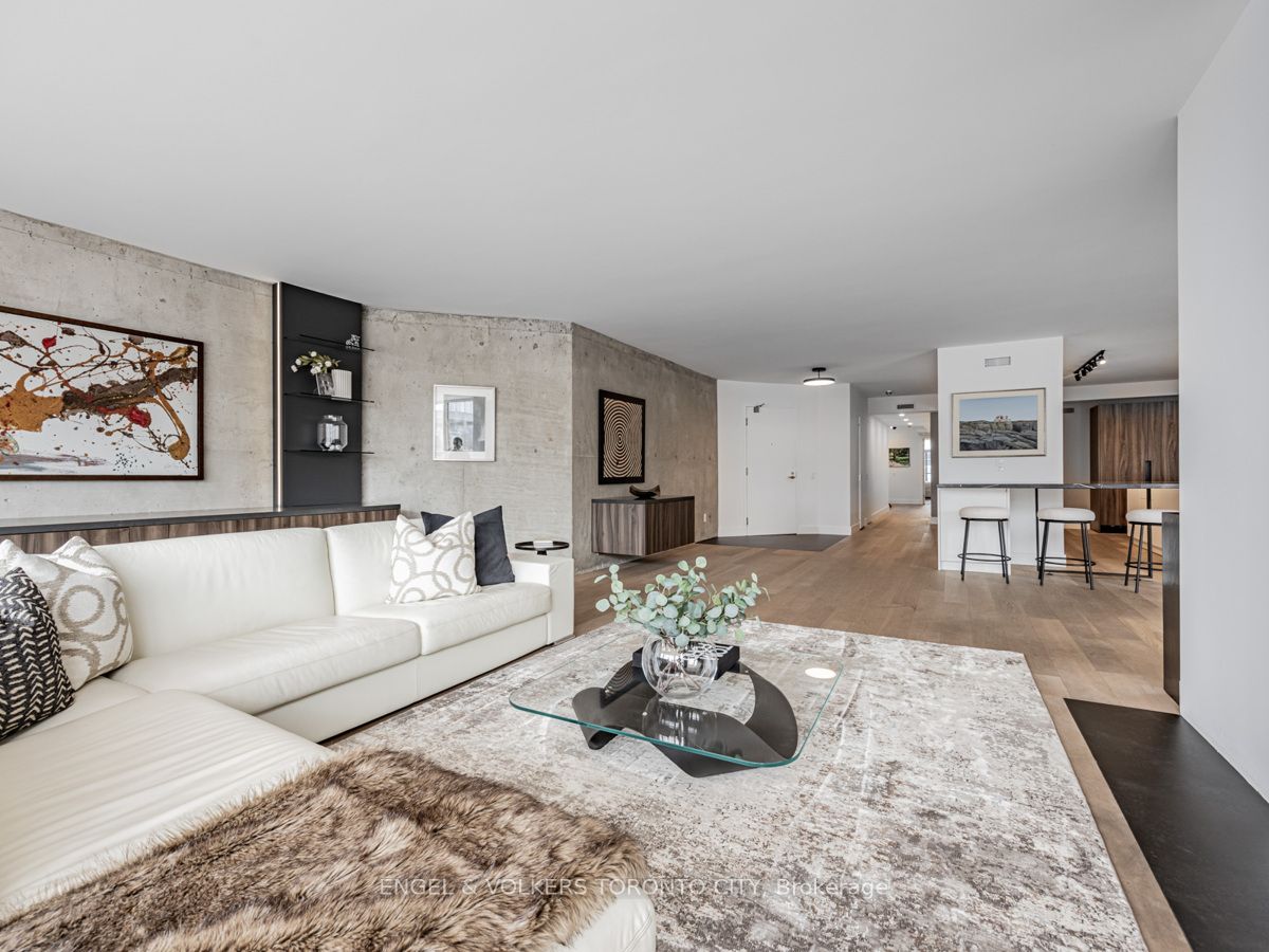 159 Frederick St, #902