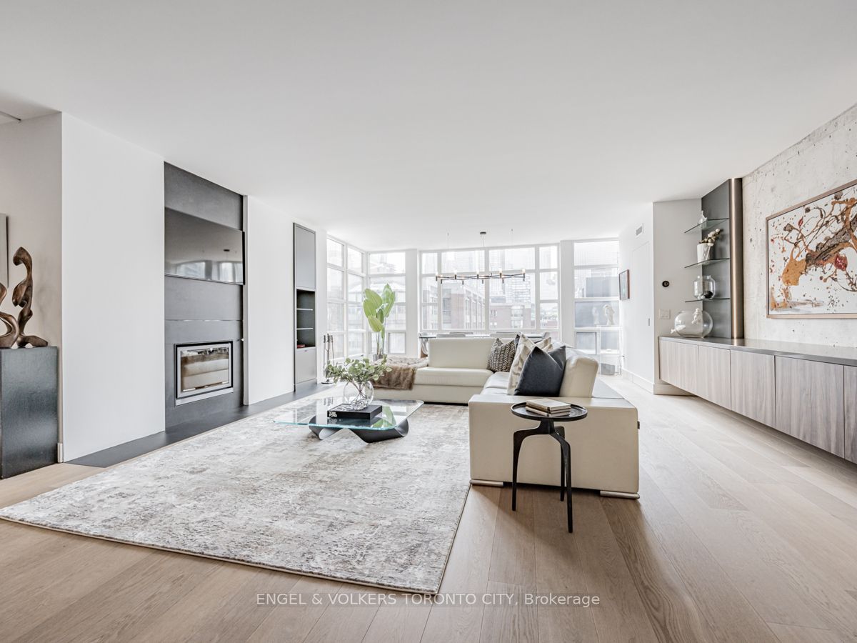 159 Frederick St, #902