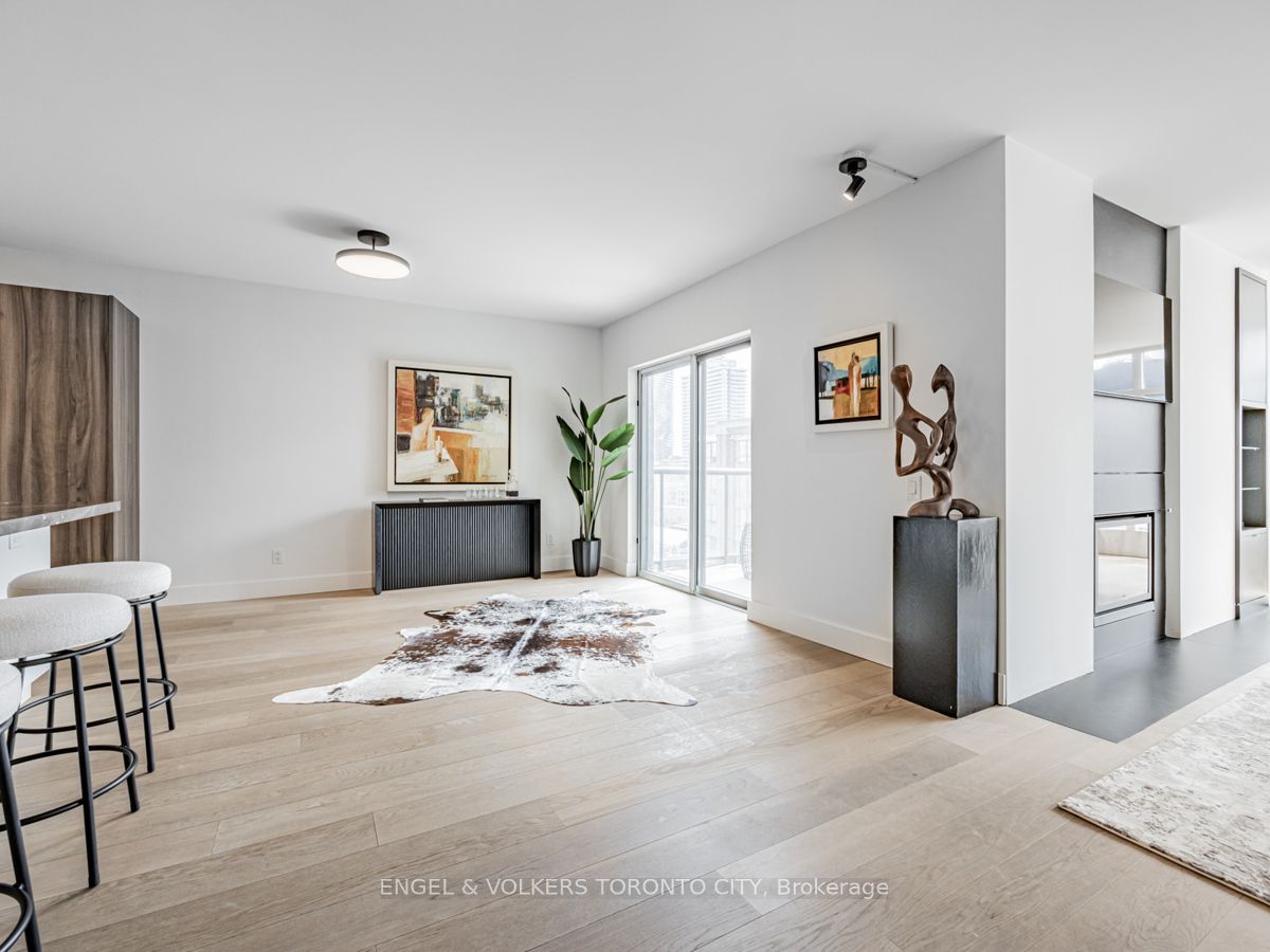 159 Frederick St, #902