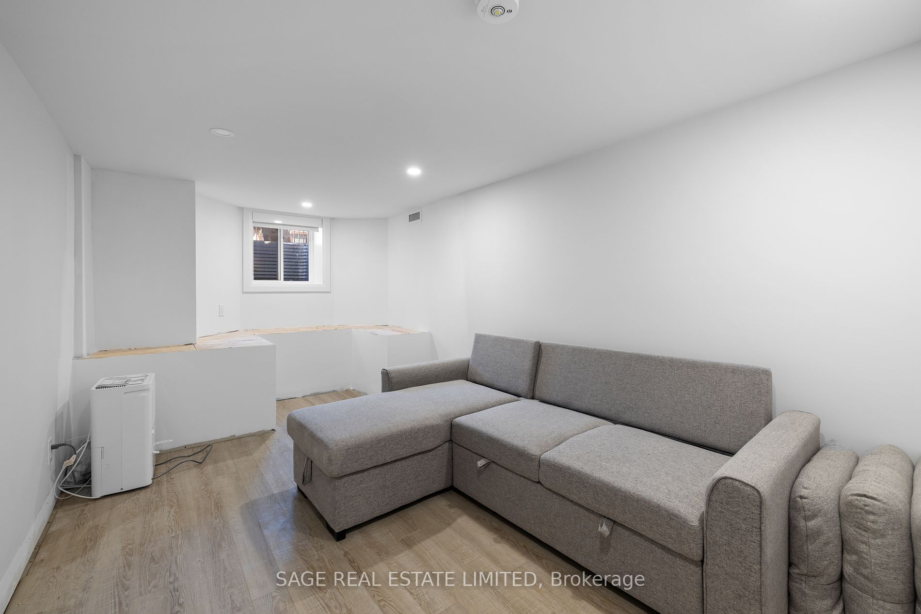 225 Carlton Street, #2