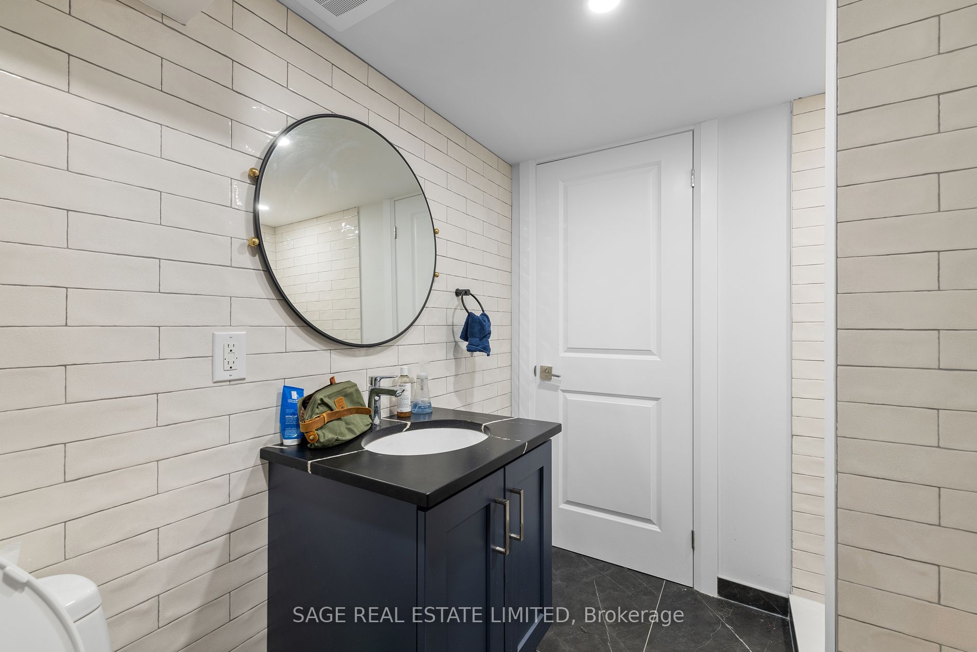 225 Carlton Street, #2