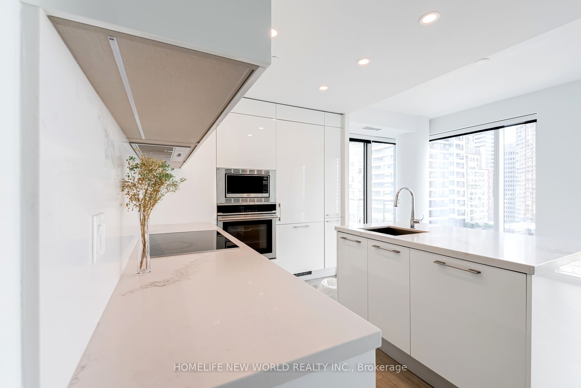 1 Gloucester Street #915
