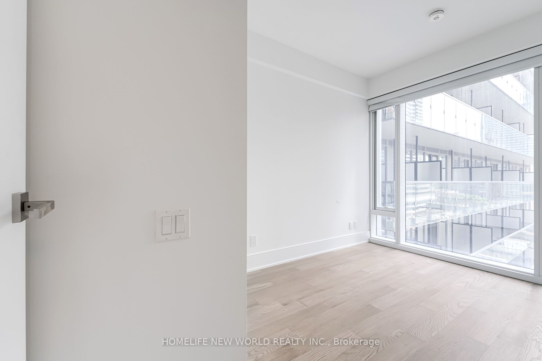 1 Gloucester Street #915
