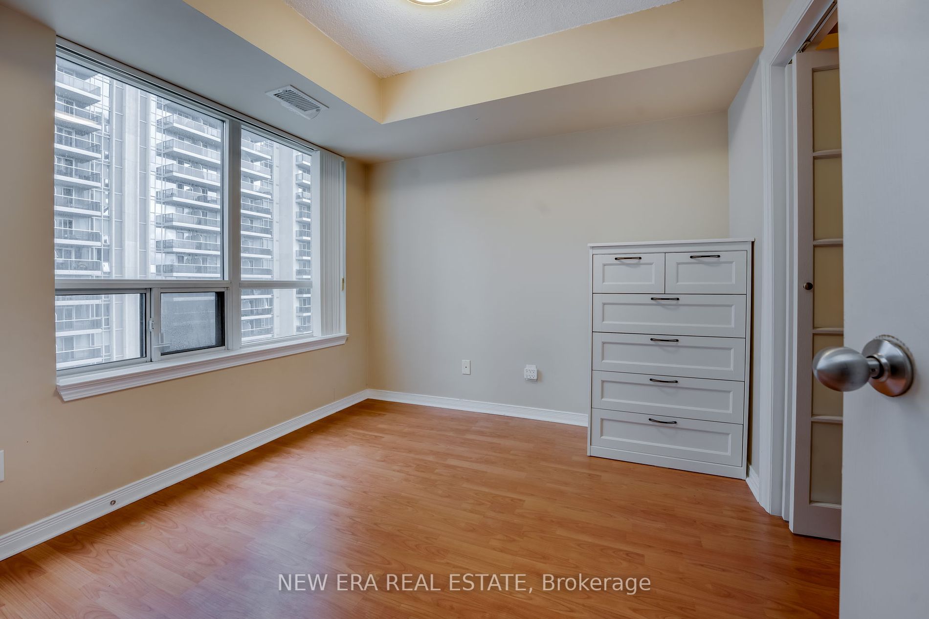 155 Beecroft Rd, #1112
