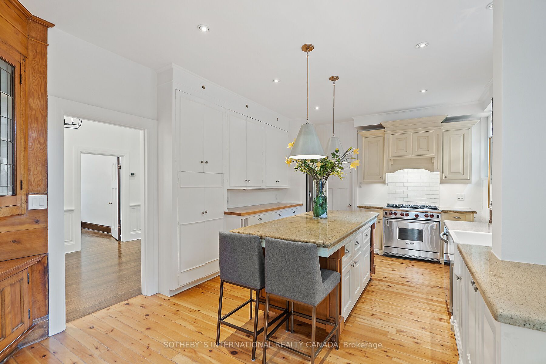 379 Walmer Rd