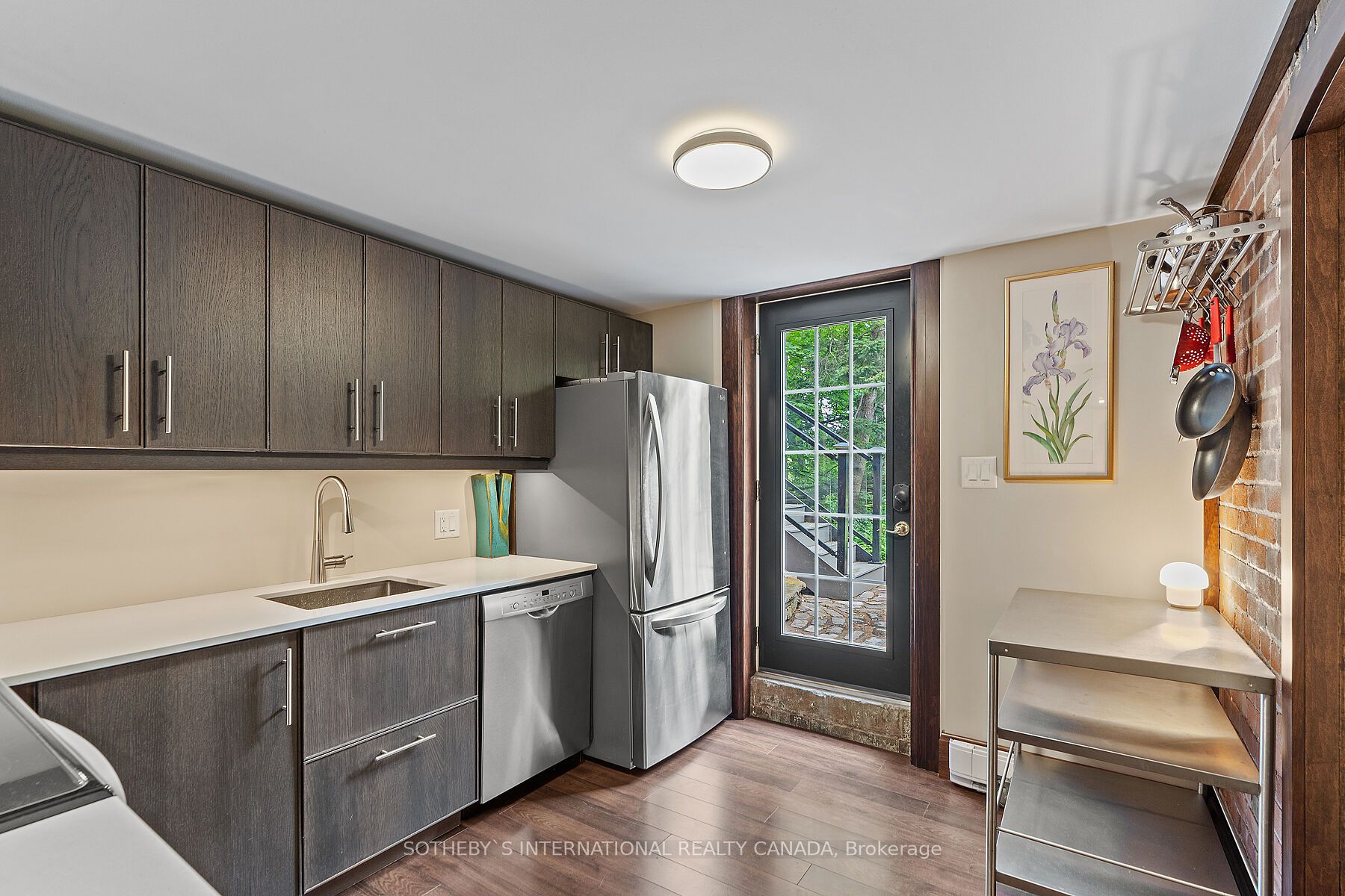 379 Walmer Rd