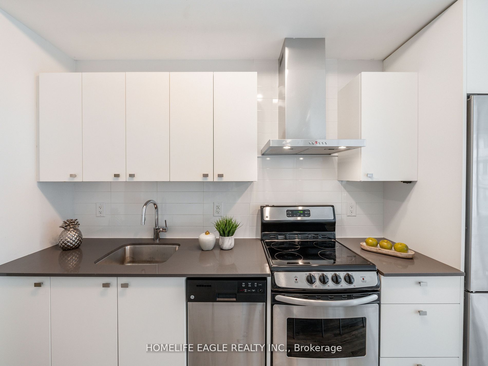 51 East Liberty St, #706
