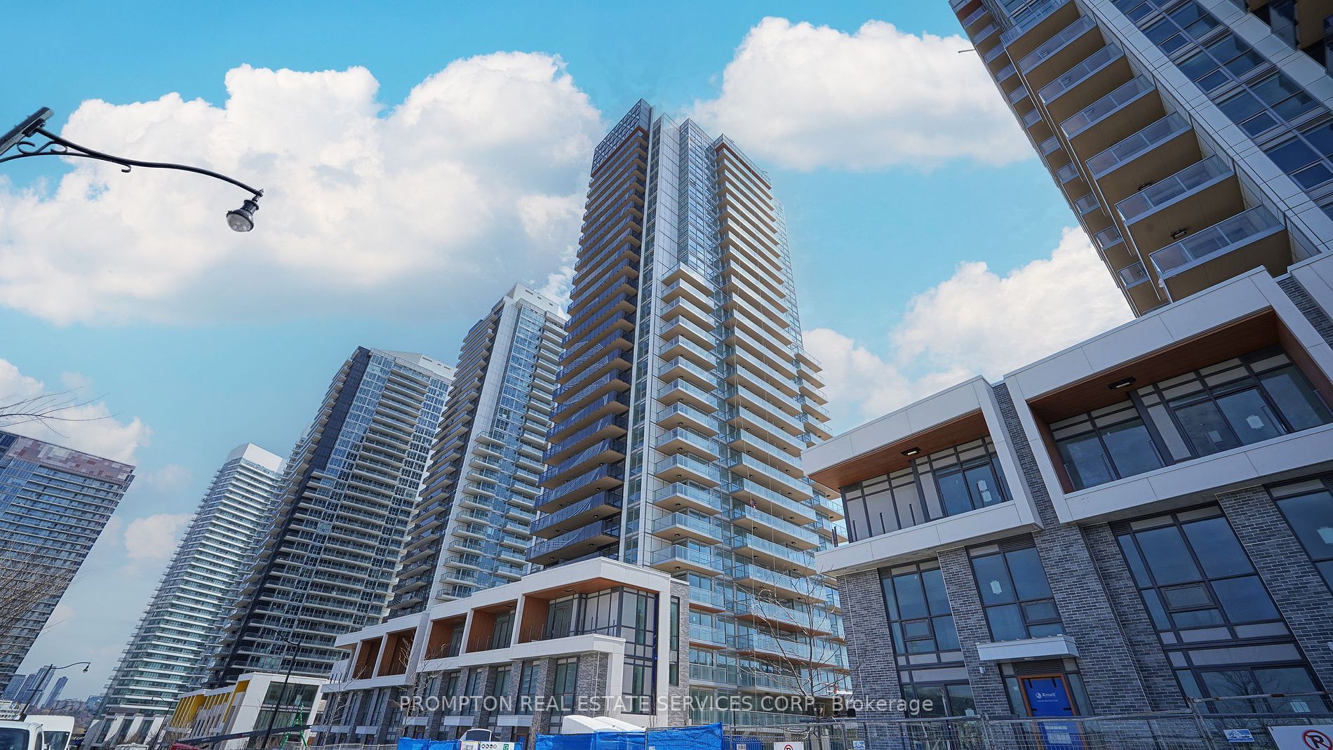 27 Mcmahon Dr, #1115