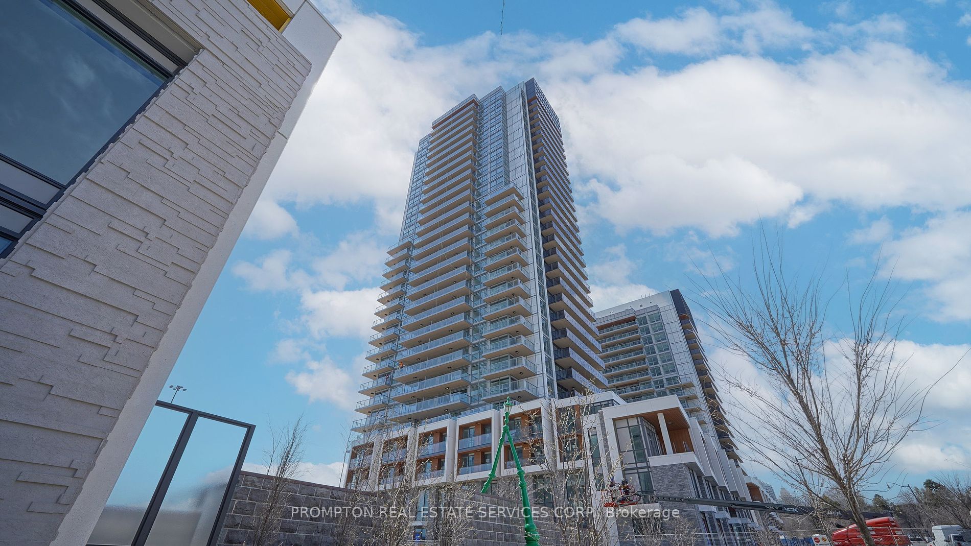 27 Mcmahon Dr, #1115