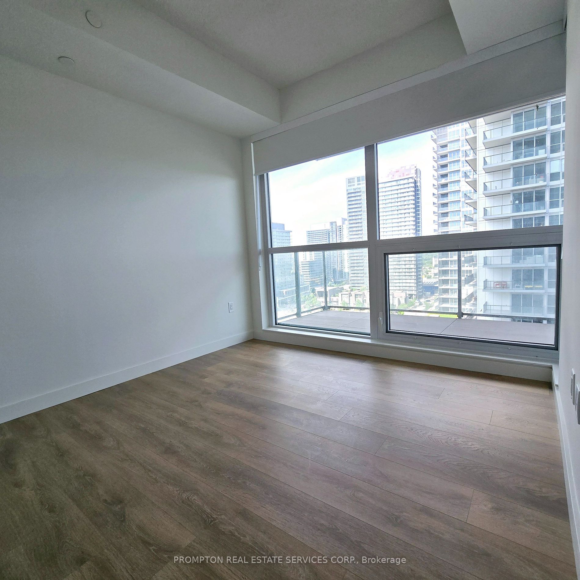 27 Mcmahon Dr, #1115