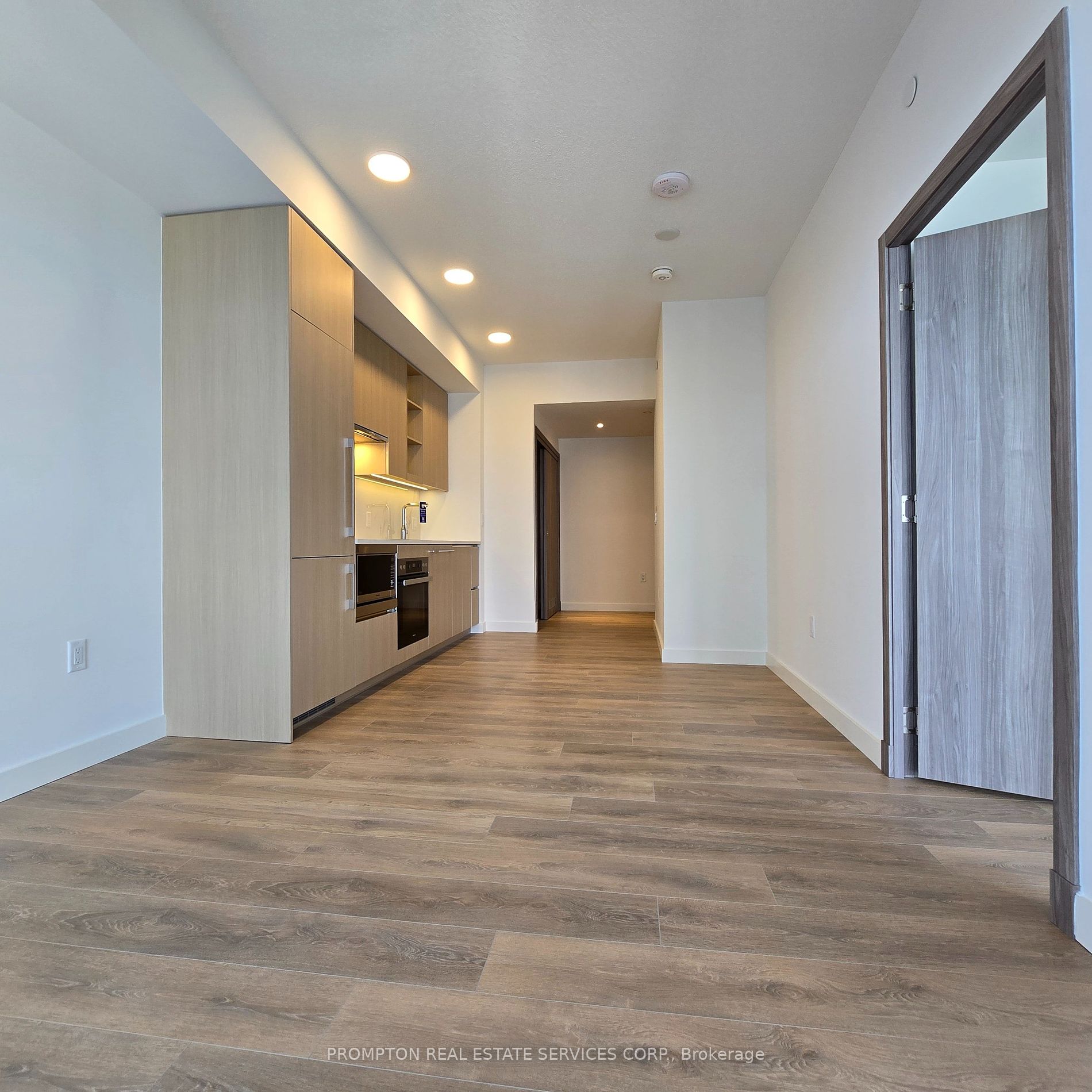 27 Mcmahon Dr, #1115