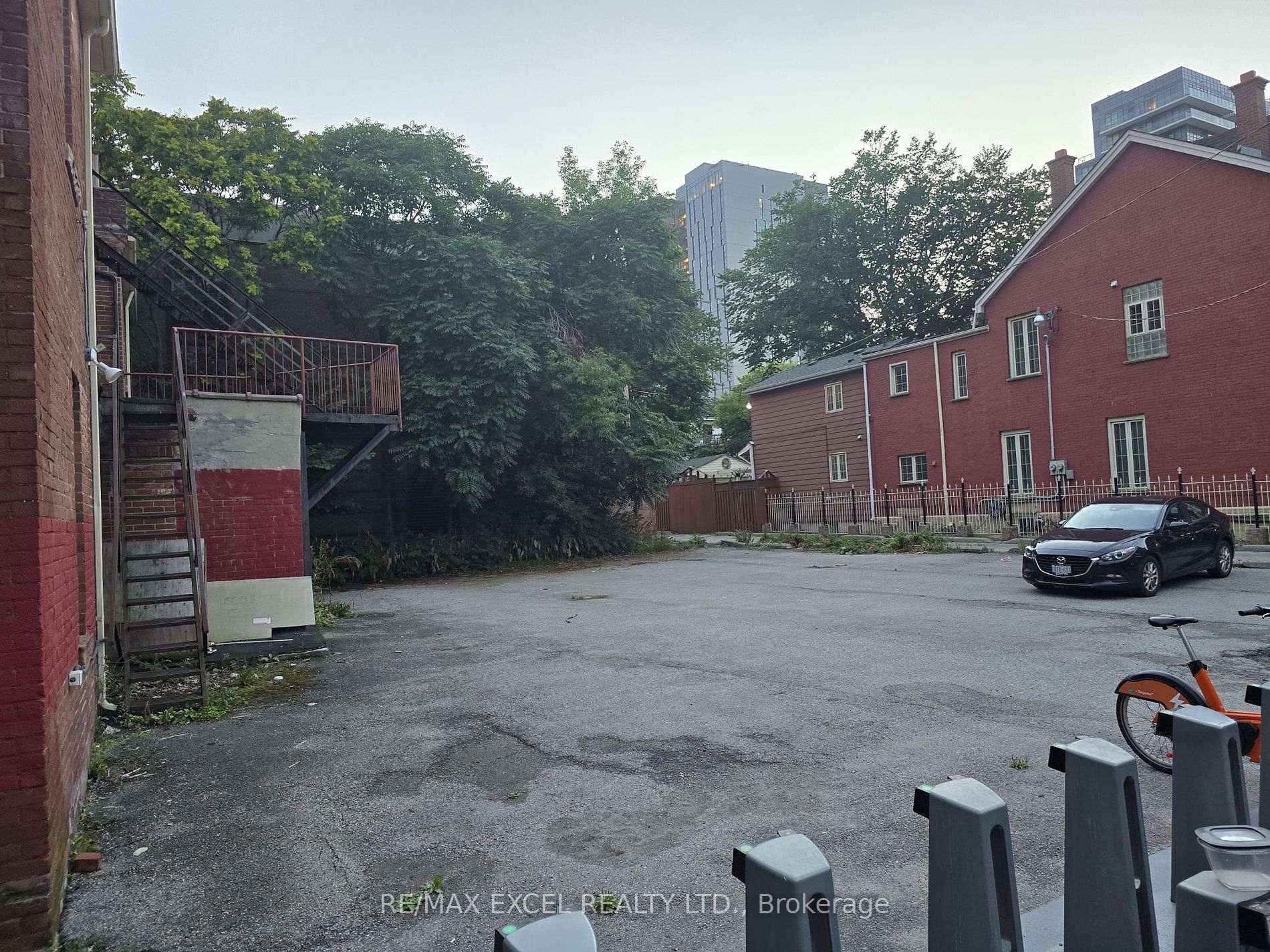 28 Cecil St