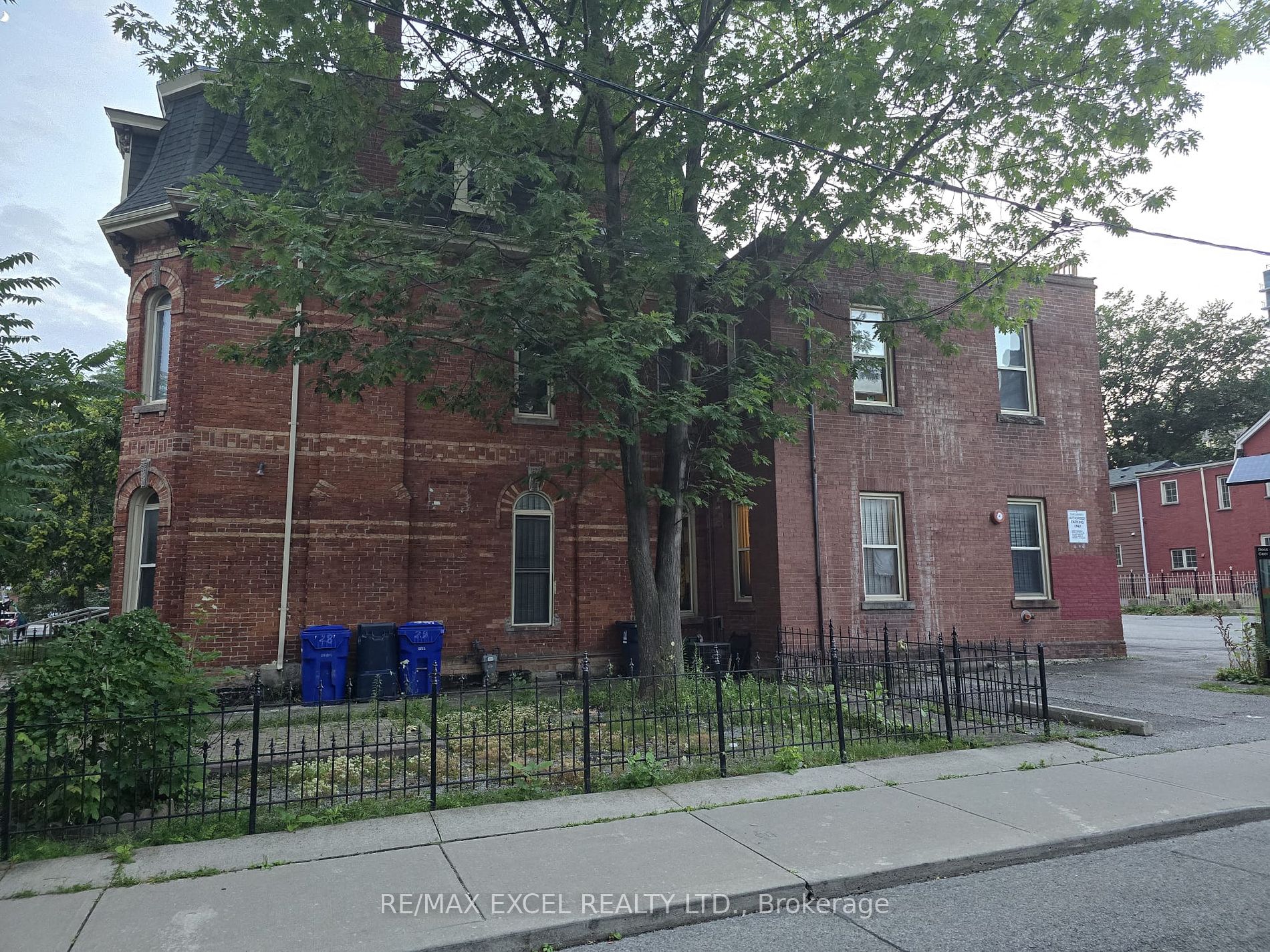 28 Cecil St