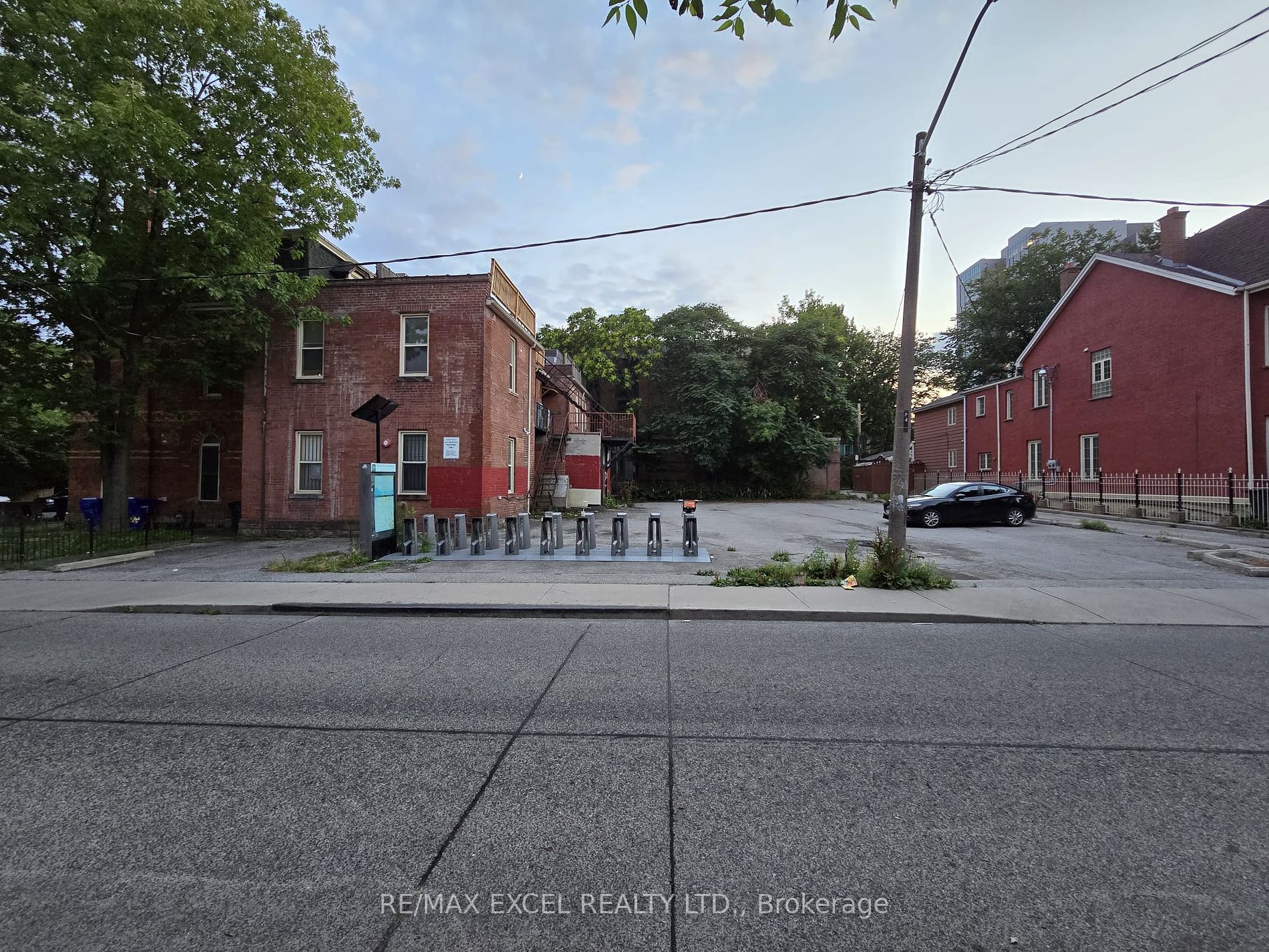 28 Cecil St