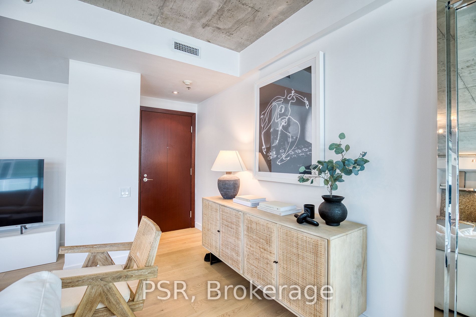 75 Portland Street, #423