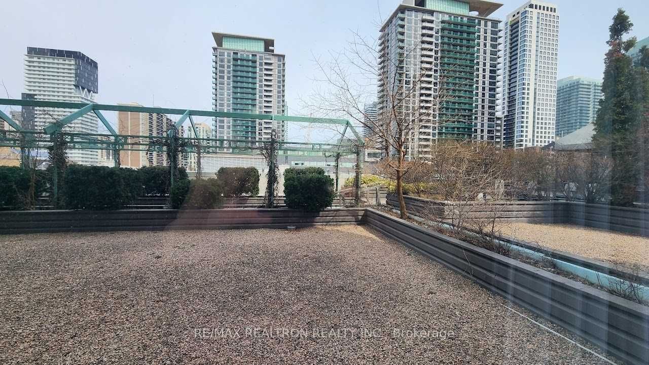 7 Broadway Avenue #211