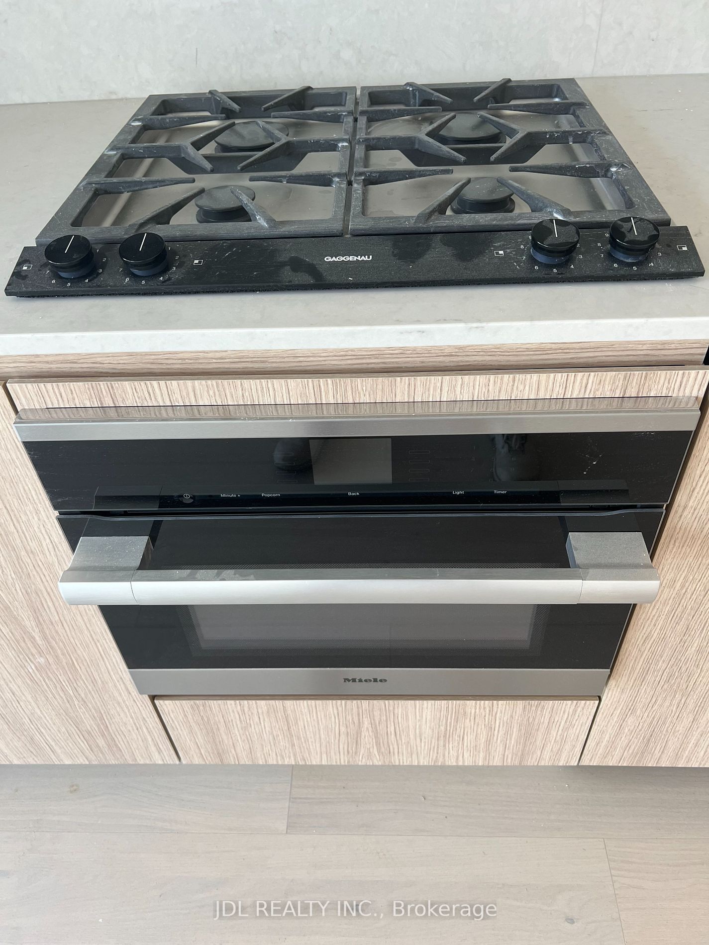 81 Wellesley St E, #1307