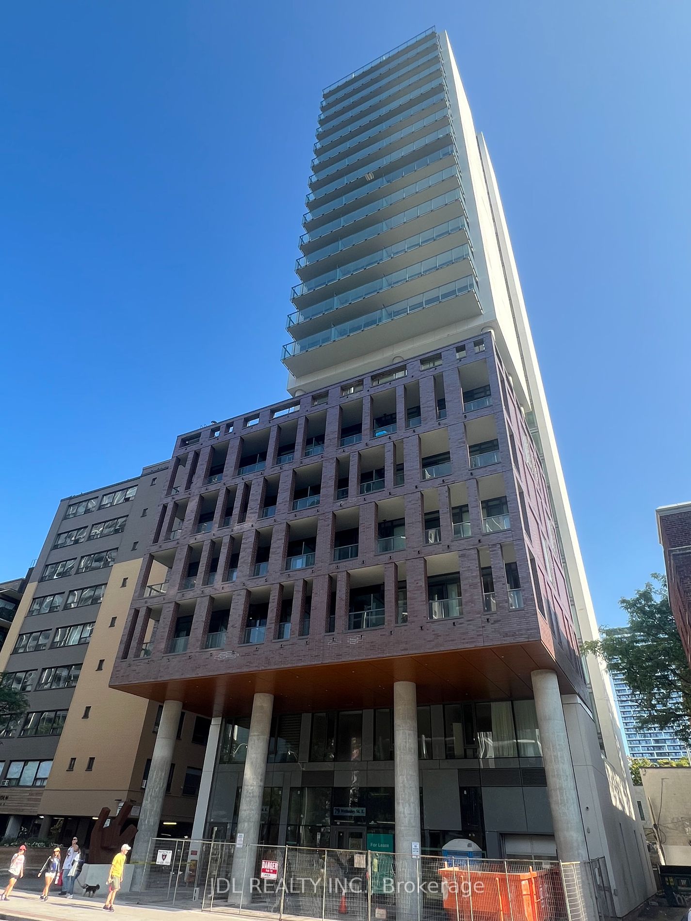 81 Wellesley St E, #1307