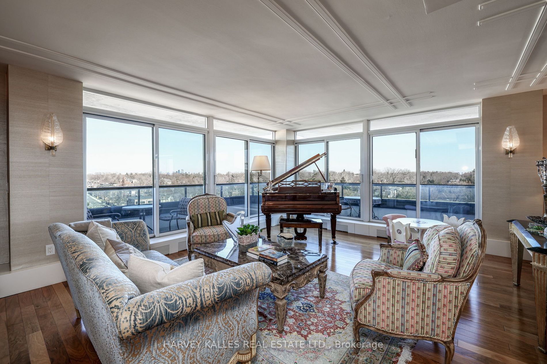 2600 Bathurst Street, #801
