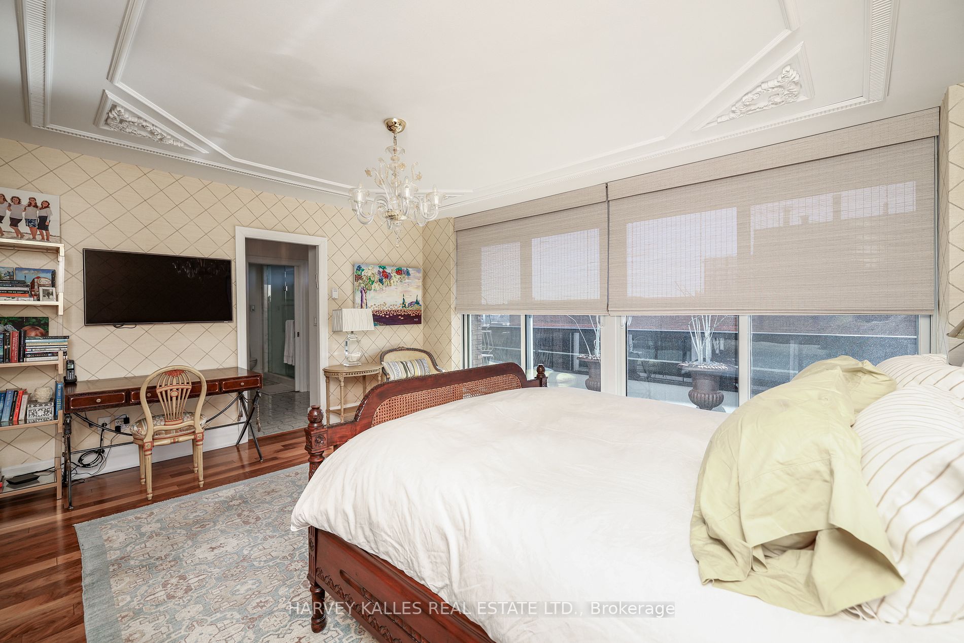 2600 Bathurst Street, #801