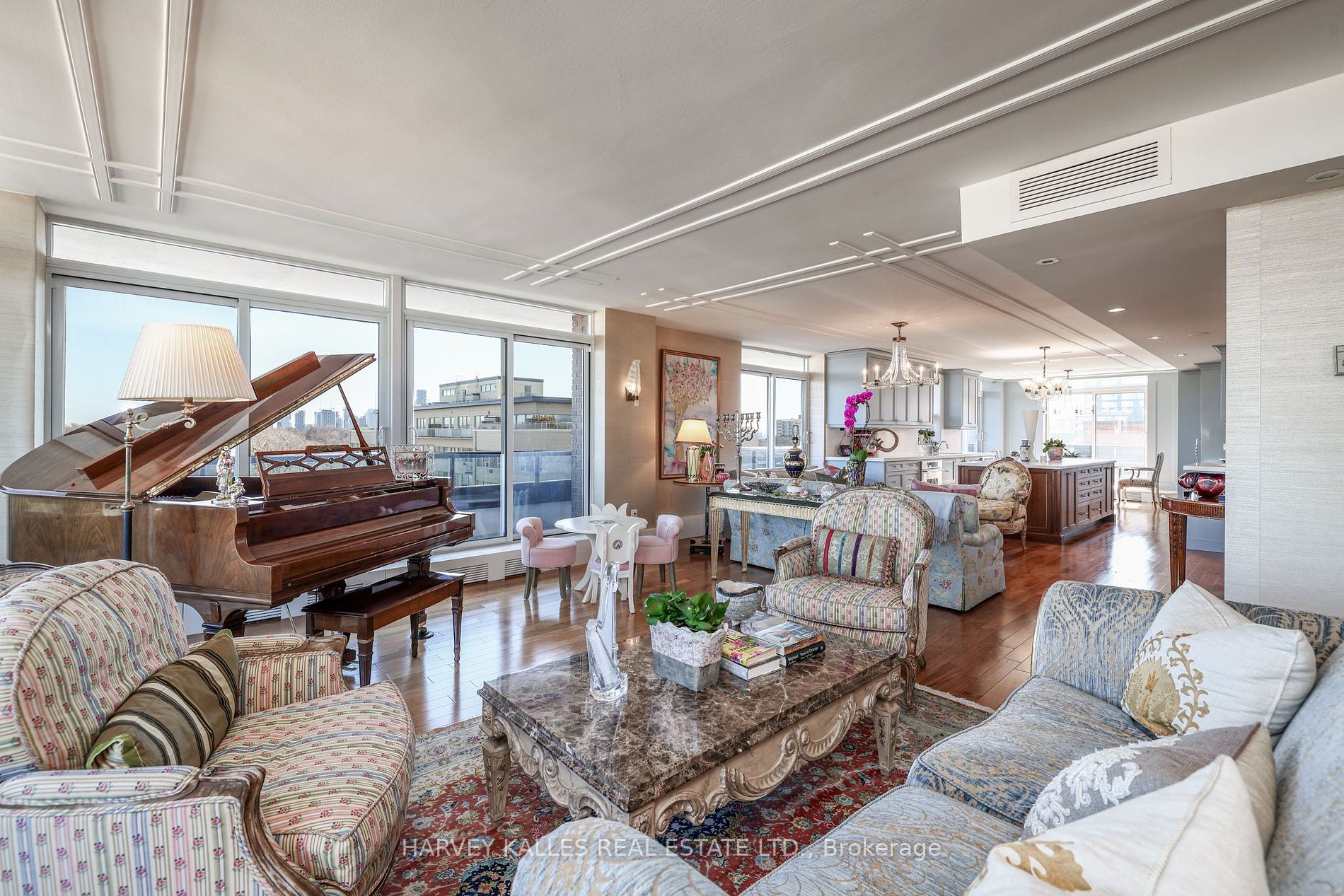 2600 Bathurst Street, #801