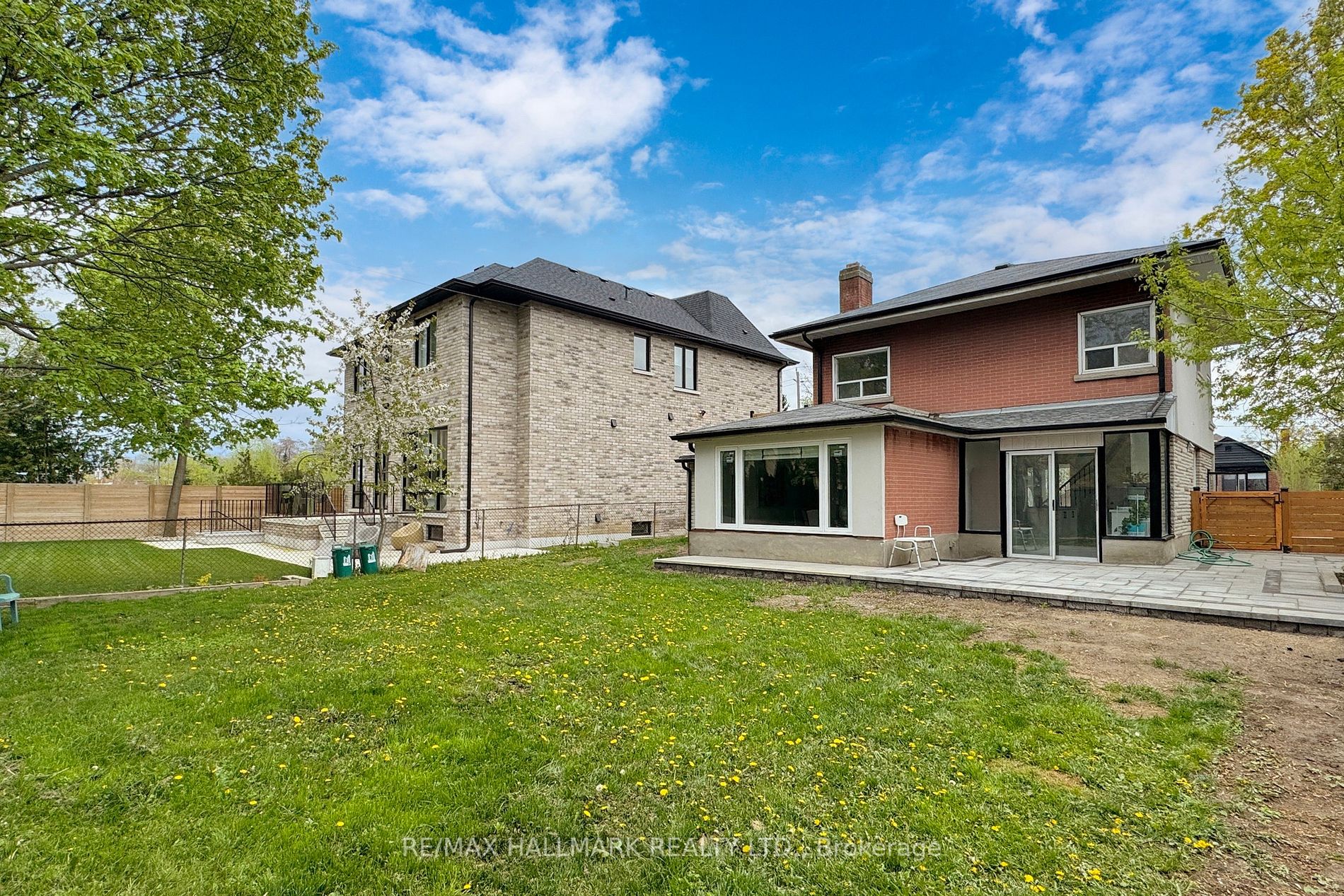 18 Cadillac Ave