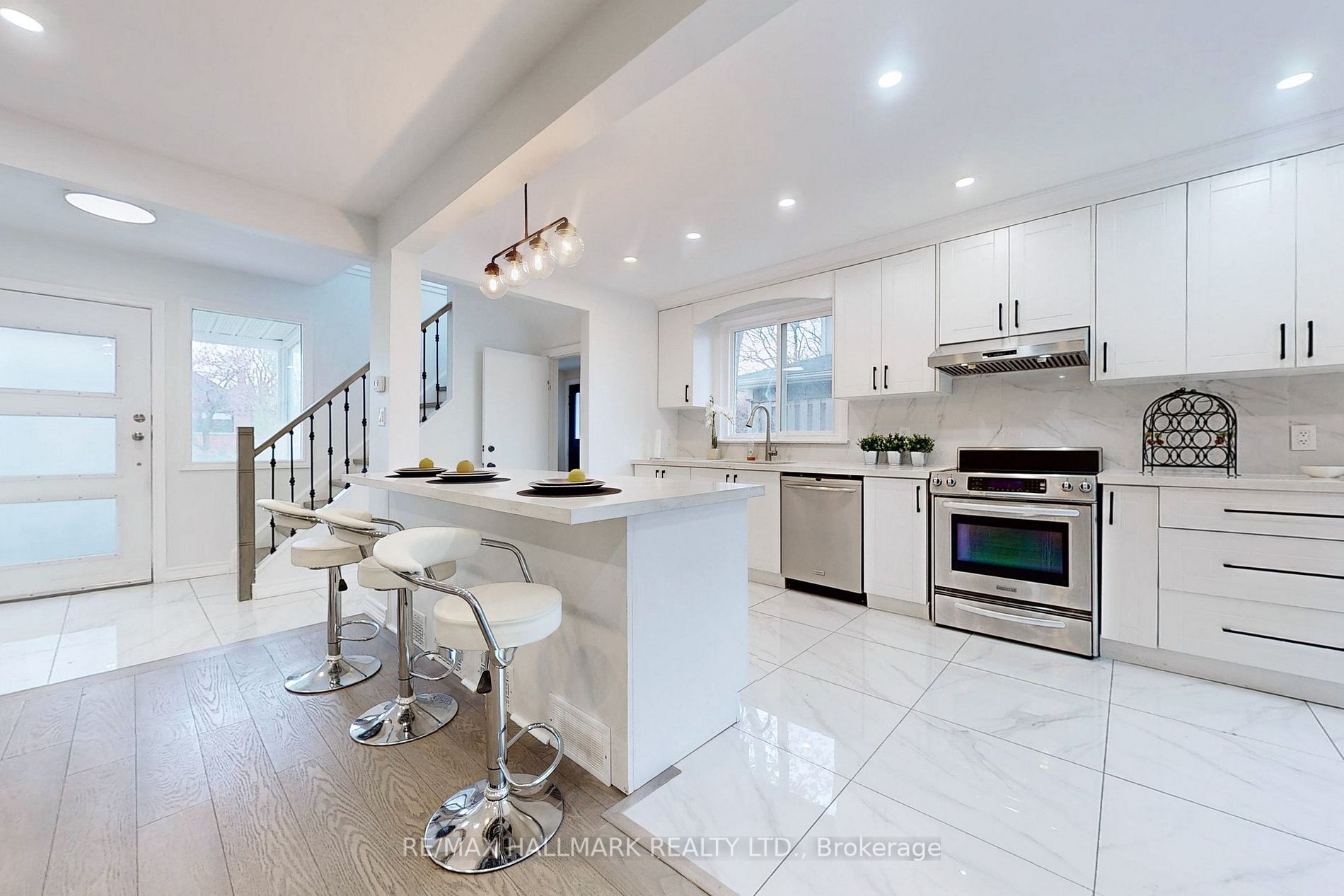 18 Cadillac Ave