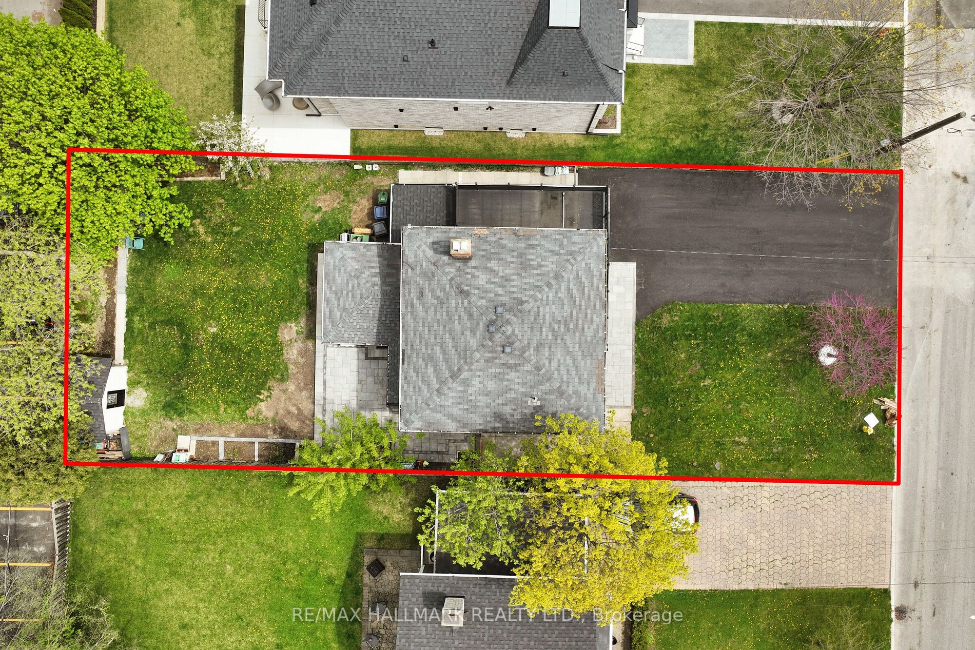 18 Cadillac Ave