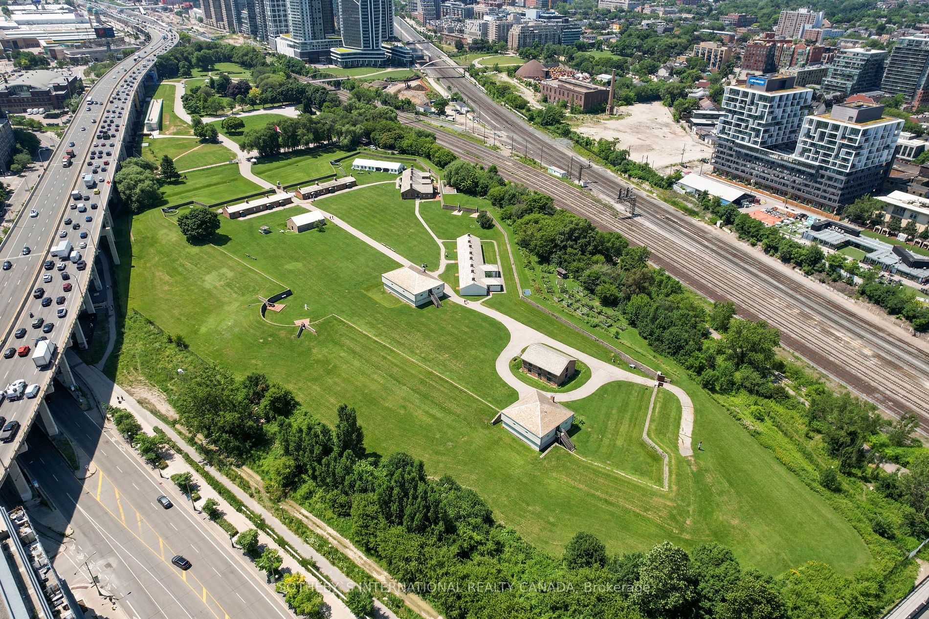 170 Fort York Blvd, #2405