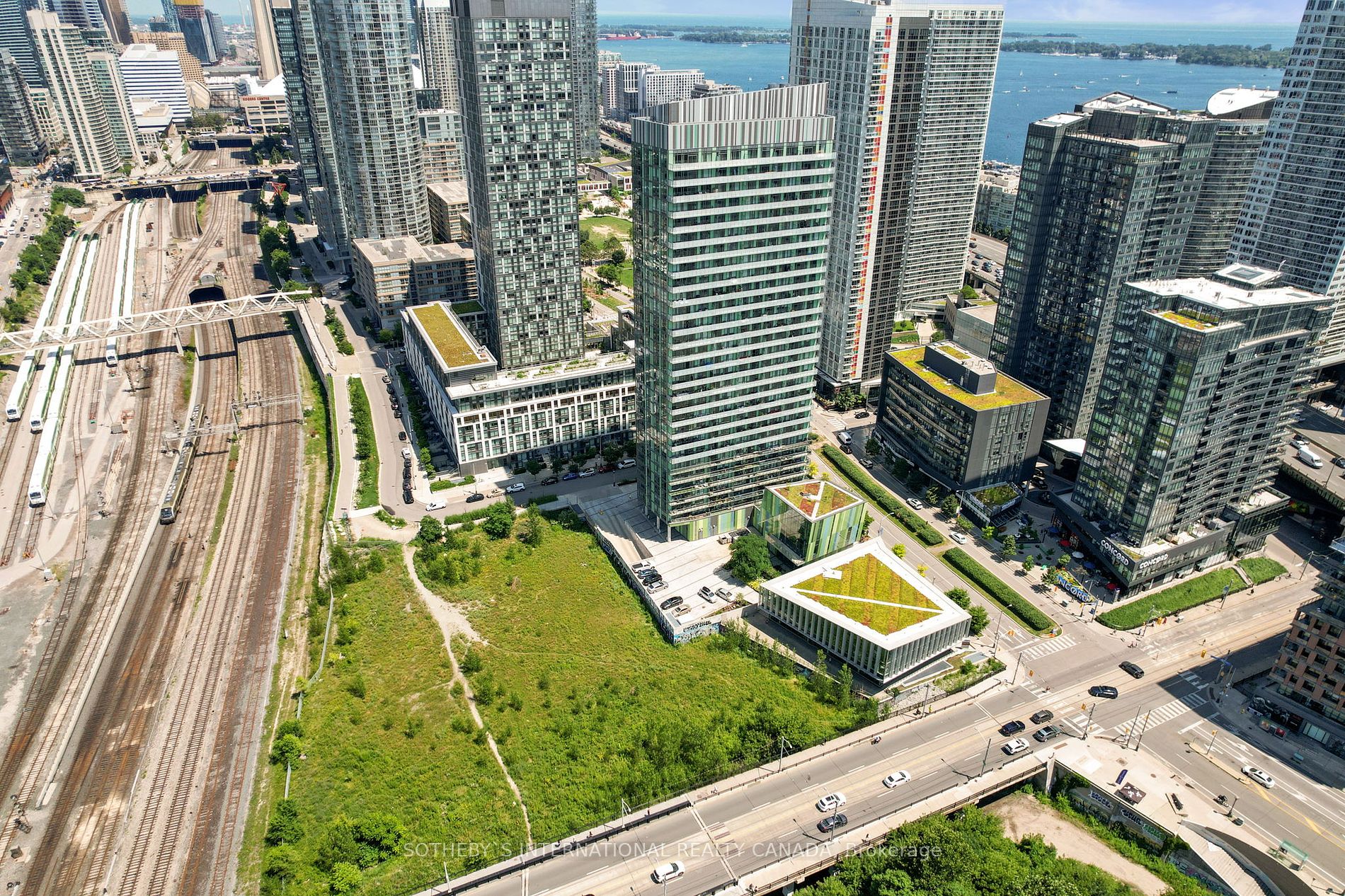 170 Fort York Blvd, #2405