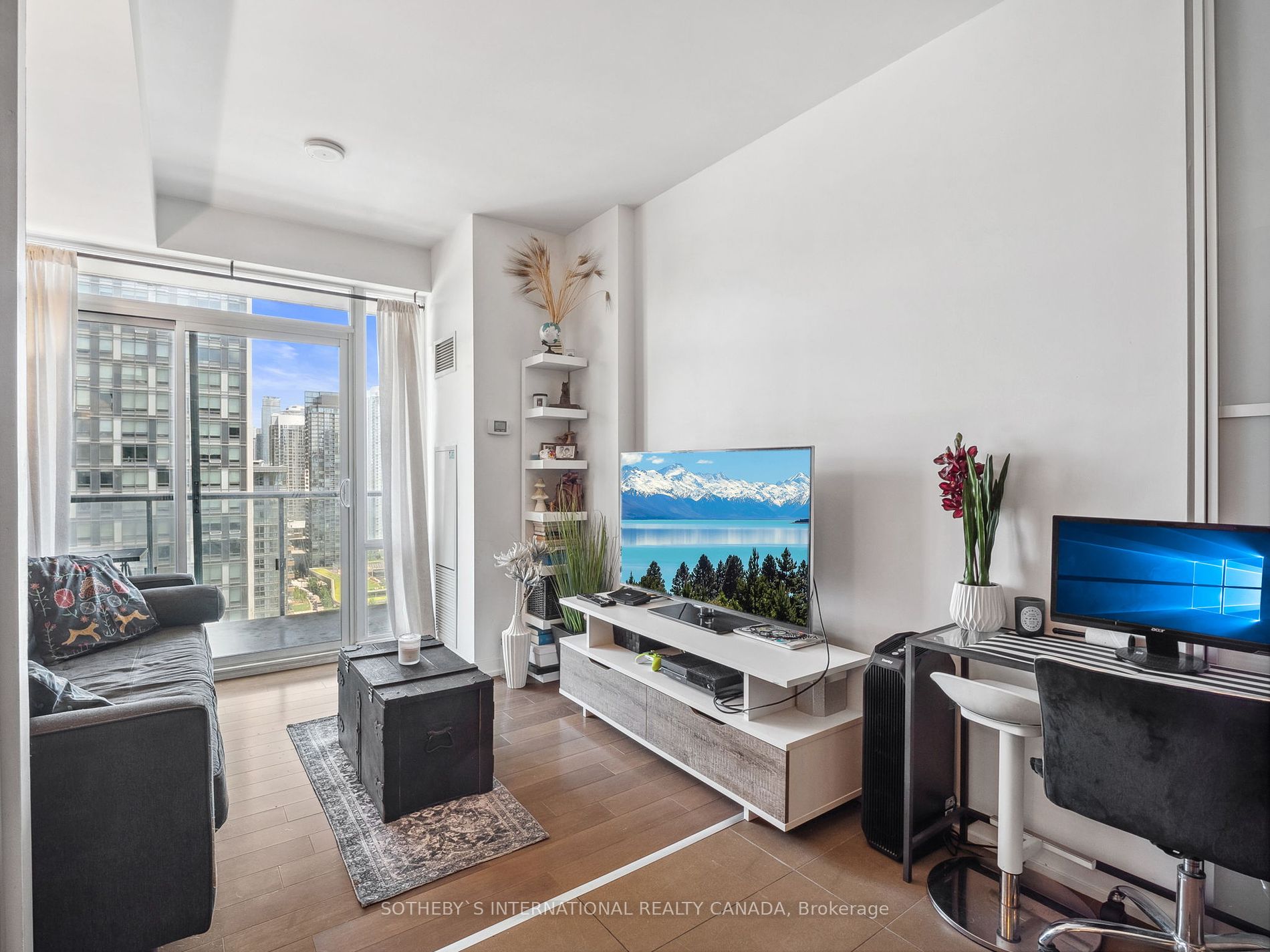 170 Fort York Blvd, #2405