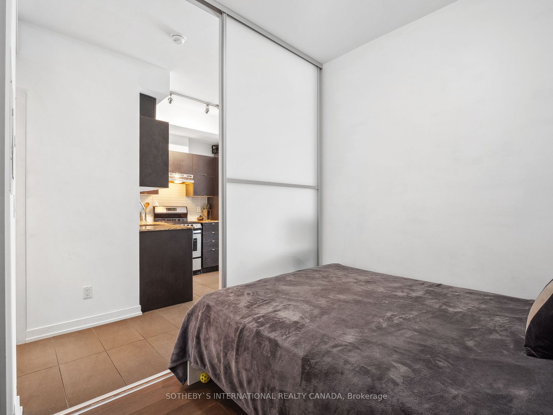170 Fort York Blvd, #2405